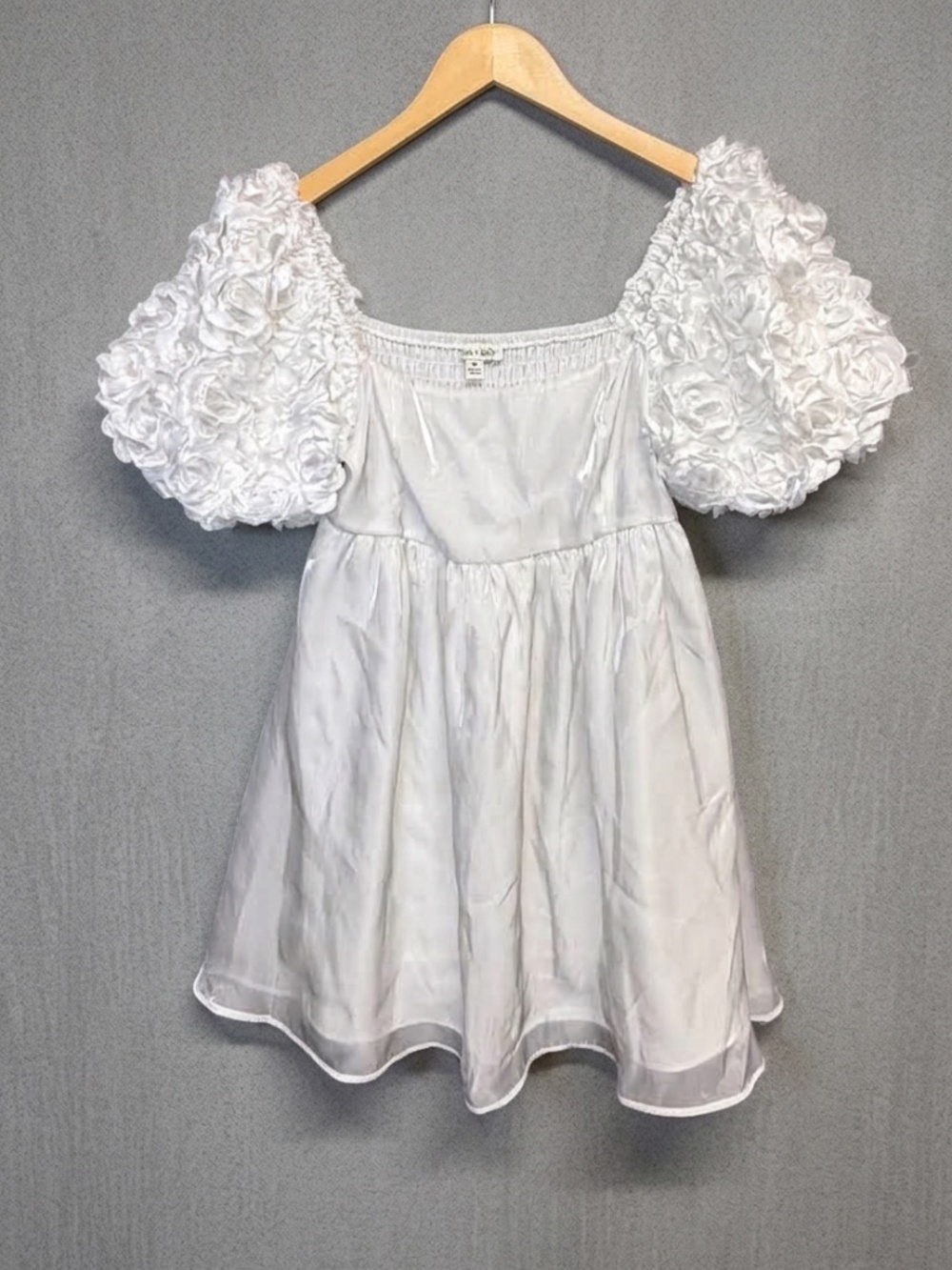 Allison + Kelly White Rosette Sleeve Babydoll Mini Dress Neck Satin Sheer Medium
